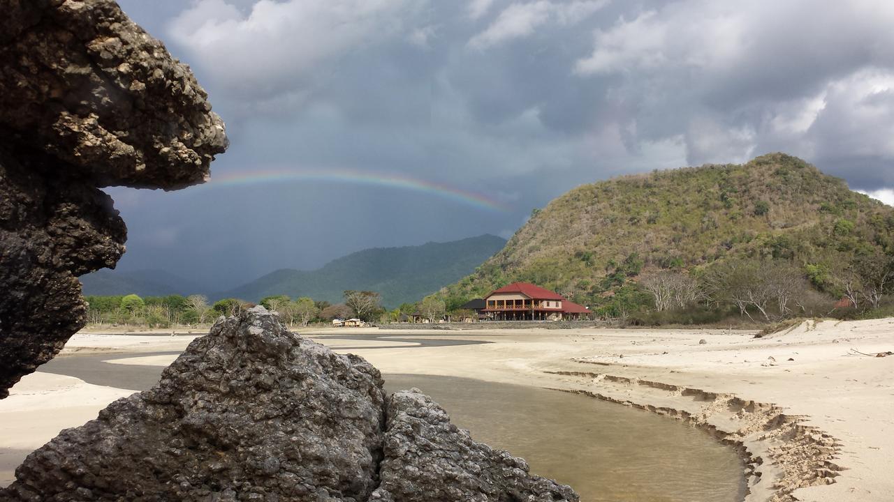 Villa Surga Sumbawa Sekongkang エクステリア 写真